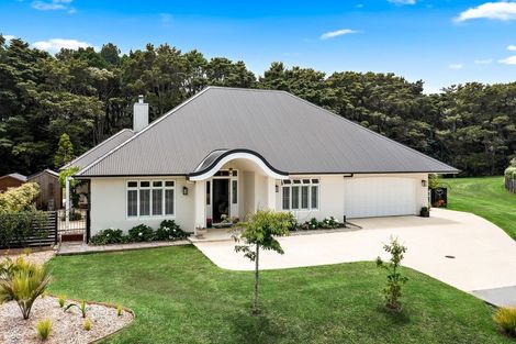 Photo of property in 28 Awanui Crescent, Matakana, Warkworth, 0985