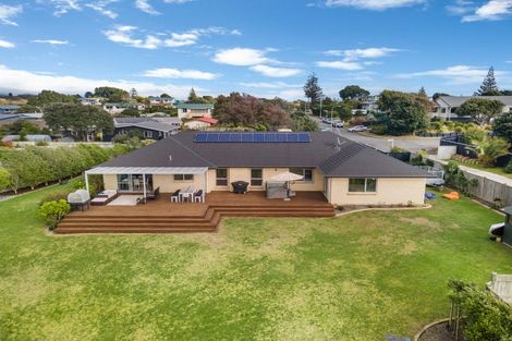 Photo of property in 32 Titoki Road, Waikanae Beach, Waikanae, 5036