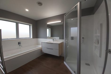 Photo of property in 371e Mangorei Road, Merrilands, New Plymouth, 4312