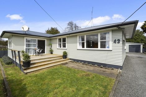 Photo of property in 43 Tararua Street, Pahiatua, 4910