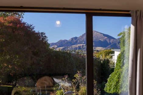 Photo of property in 8 Kennedy Crescent, Wanaka, 9305