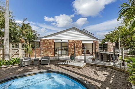 Photo of property in 557 Beach Road, Murrays Bay, Auckland, 0630