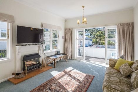 Photo of property in 6 Station Road, Khandallah, Wellington, 6035