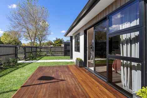 Photo of property in 1/59 Oakfield Crescent, Pukete, Hamilton, 3200