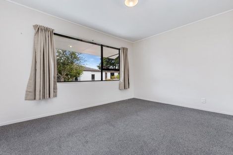 Photo of property in 2/11 Beaumaris Way, Conifer Grove, Takanini, 2112