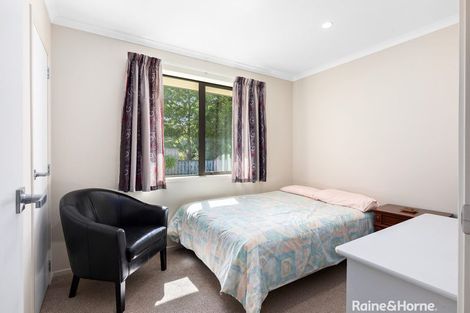 Photo of property in 21 Cambridge Road, Martinborough, 5711