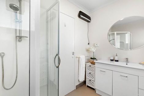 Photo of property in 4/342 Lake Road, Hauraki, Auckland, 0622