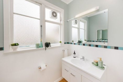 Photo of property in 20 Karina Terrace, Roslyn, Palmerston North, 4414