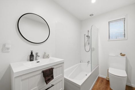 Photo of property in 1/54 Aorangi Road, Bryndwr, Christchurch, 8053
