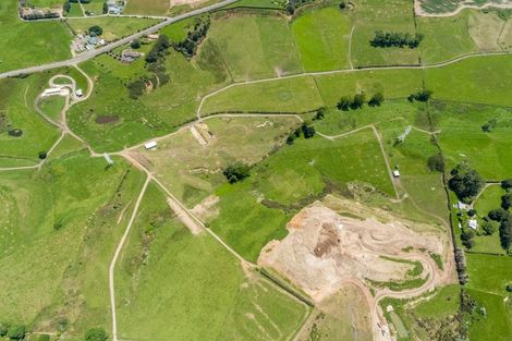 Photo of property in 338 Burtt Road, Runciman, Drury, 2578