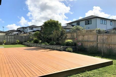 Photo of property in 9 David Rogers Lane, Swanson, Auckland, 0614