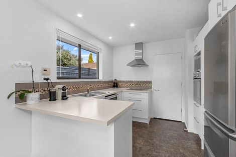 Photo of property in 5 Kaputone Place, Belfast, Christchurch, 8051