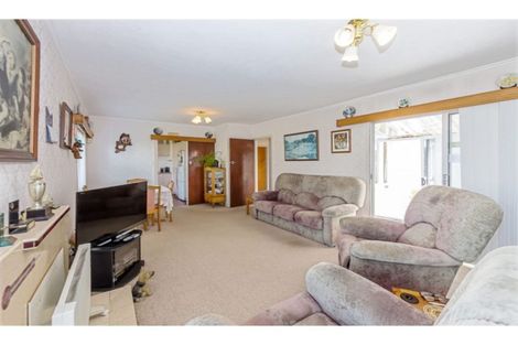 Photo of property in 62 Ocean View Road, Northcote, Auckland, 0627