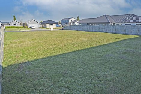 Photo of property in 37 Huka Heights Drive, Rangatira Park, Taupo, 3330