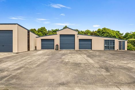 Photo of property in 98 Pitt Road, Hillsborough, New Plymouth, 4372