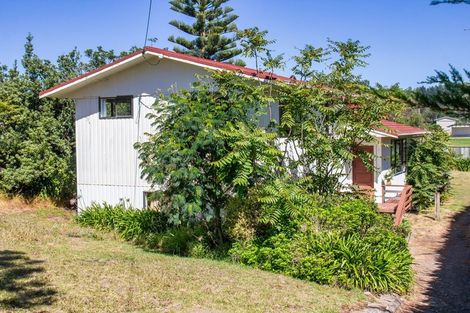 Photo of property in 12 Blue Pacific Parade, Riversdale Beach, Masterton, 5872