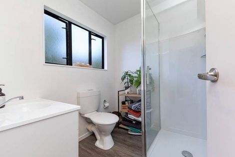 Photo of property in 27 De Val Drive, Titirangi, Auckland, 0604