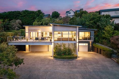 Photo of property in 302 Paremata Road, Whitby, Porirua, 5381