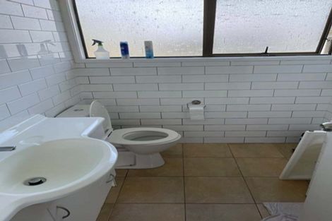 Photo of property in 16 Massine Place, Randwick Park, Auckland, 2105