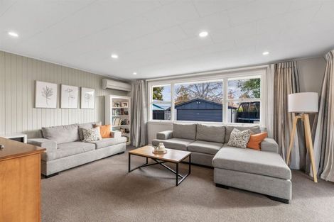 Photo of property in 215 Grimseys Road, Redwood, Christchurch, 8051