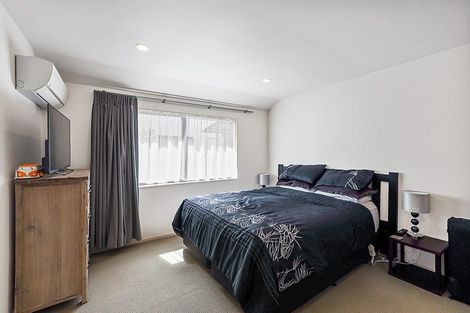 Photo of property in 26a Woodstock Road, Forrest Hill, Auckland, 0620