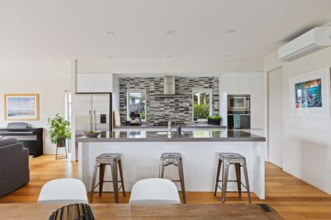 Photo of property in 6 Denby Lane, Northcote Point, Auckland, 0627