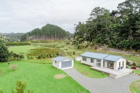 Photo of property in 17 Wattle Bay Road, Manukau Heads, Waiuku, 2684