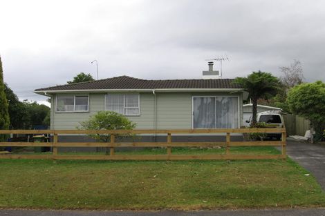 Photo of property in 22 Blue Way, Glendene, Auckland, 0602