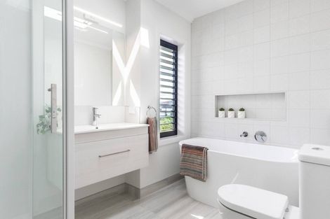 Photo of property in 72 Kaipara Portage Road, Riverhead, 0820