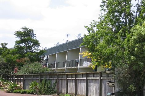 Photo of property in 1/32 Blockhouse Bay Road, Avondale, Auckland, 1026