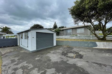 Photo of property in 48 Rangiora Street, Castlecliff, Whanganui, 4501