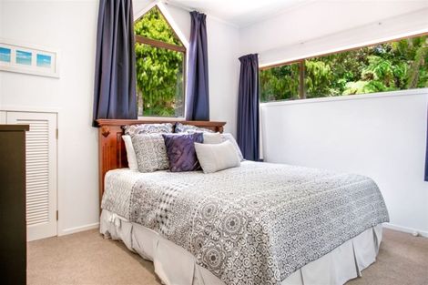 Photo of property in 789 Scenic Drive, Henderson Valley, Auckland, 0612