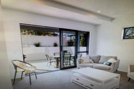 Photo of property in 39 Hyde Road, Rothesay Bay, Auckland, 0630