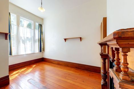 Photo of property in 27 Myrtle Crescent, Mount Cook, Wellington, 6021