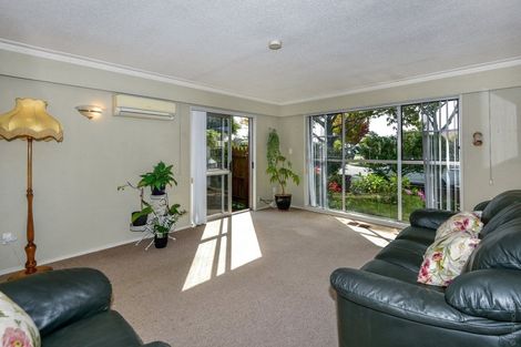 Photo of property in 2/19 Brogar Place, Casebrook, Christchurch, 8051