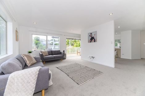 Photo of property in 28b Tamahere Drive, Glenfield, Auckland, 0629