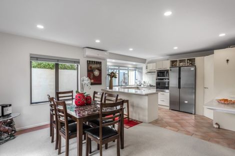 Photo of property in 19 Horotutu Road, Greenlane, Auckland, 1061