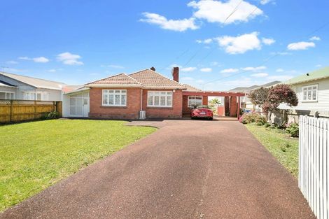 Photo of property in 17 Jasper Avenue, Mount Roskill, Auckland, 1041