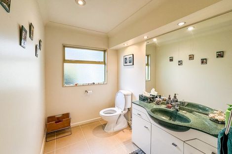 Photo of property in 2/3 Oban Road, Browns Bay, Auckland, 0630