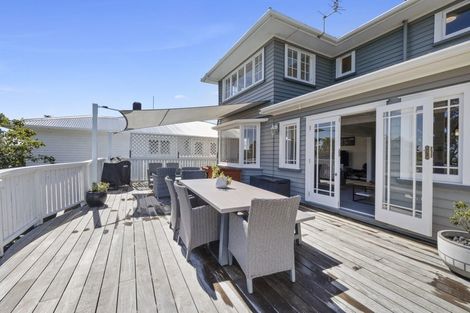 Photo of property in 26 Baring Terrace, Strandon, New Plymouth, 4312