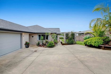 Photo of property in 16 Ariel Place, Snells Beach, 0920