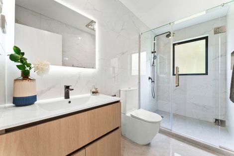 Photo of property in 16 Saint Catherine Crescent, West Harbour, Auckland, 0618