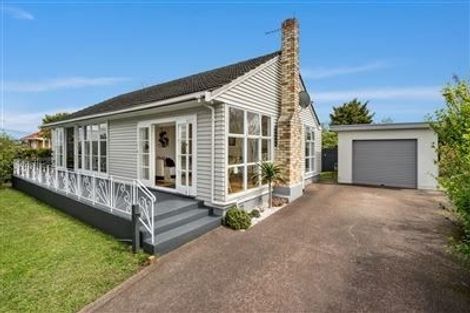 Photo of property in 2/104 Coronation Road, Hillcrest, Auckland, 0627