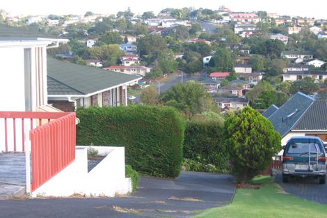 Photo of property in 2/36 Shanaway Rise, Hillcrest, Auckland, 0627