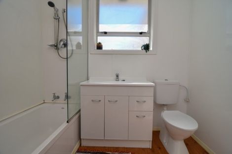 Photo of property in 27 Diamond Street, Carterton, 5713