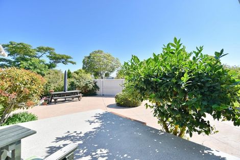 Photo of property in 4 Sonning Place, Redwood, Christchurch, 8051