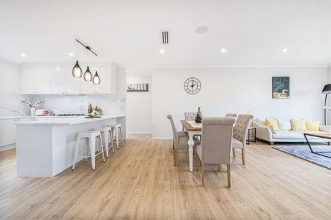 Photo of property in 42b Donegal Park Drive, Flat Bush, Auckland, 2019