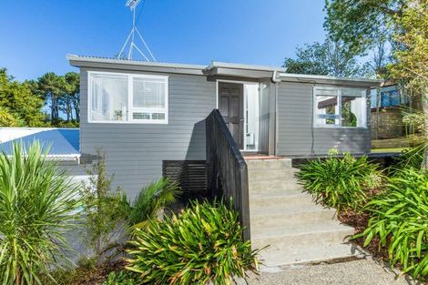 Photo of property in 60 Channel View Road, Campbells Bay, Auckland, 0630