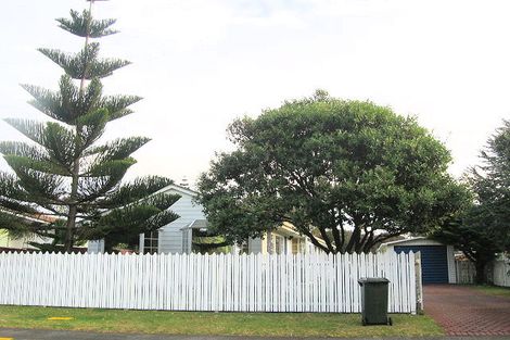 Photo of property in 11 Greenwood Place, Paraparaumu, 5032