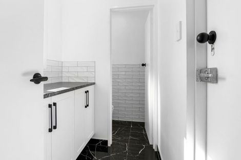 Photo of property in 2/320 Memorial Avenue, Burnside, Christchurch, 8053